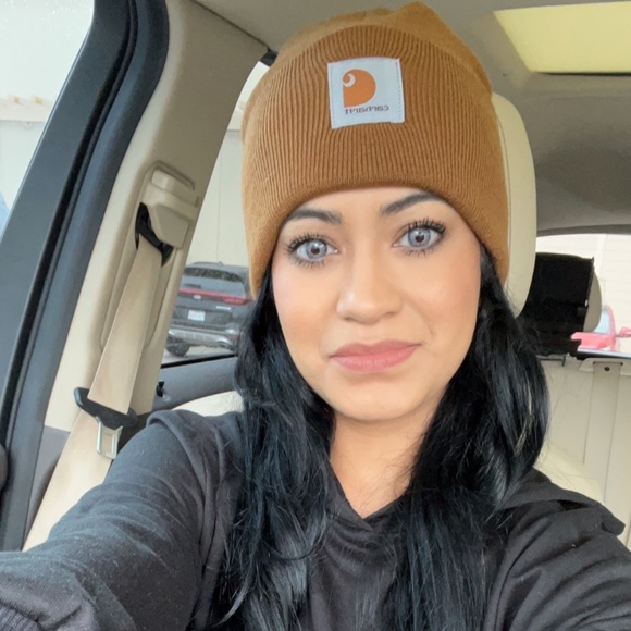 Meet your Posher, Crystal - Picture 1 of 2